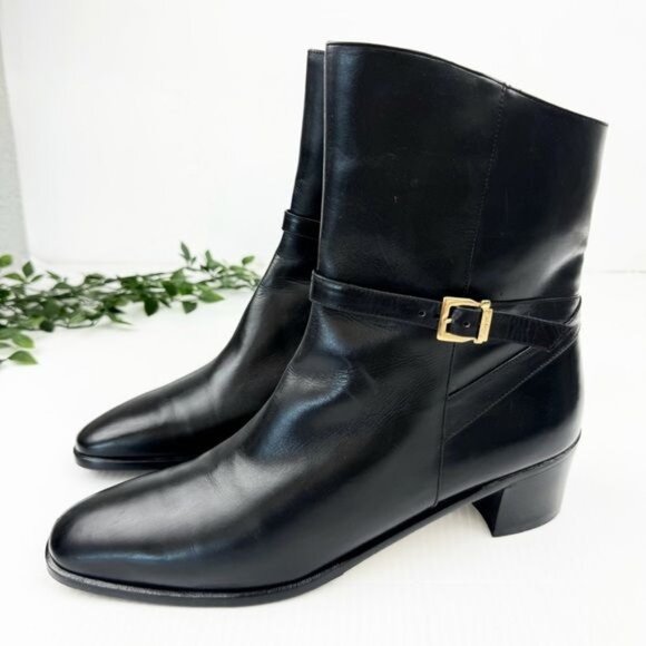 Salvatore Ferragamo Black Leather heeled ankle Boots size 9.5